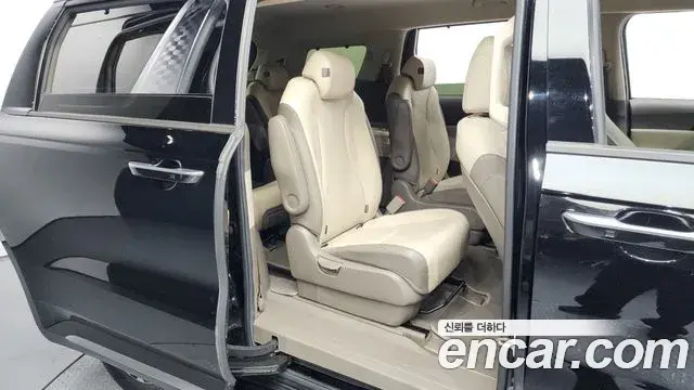 Kia Carnival 2020 — Şəkil 15/20