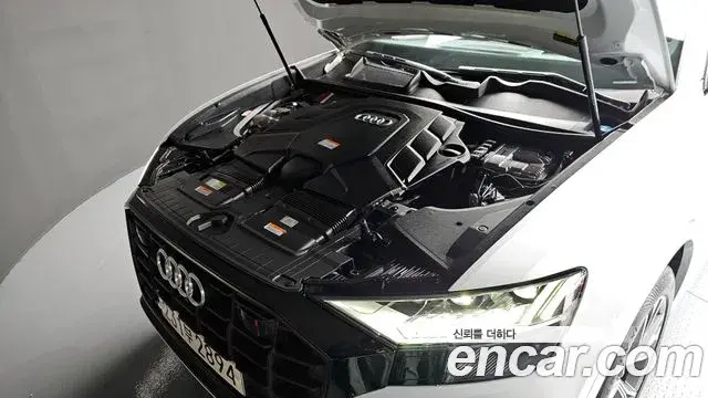 Audi Q8 2022 — ფოტო 14/20