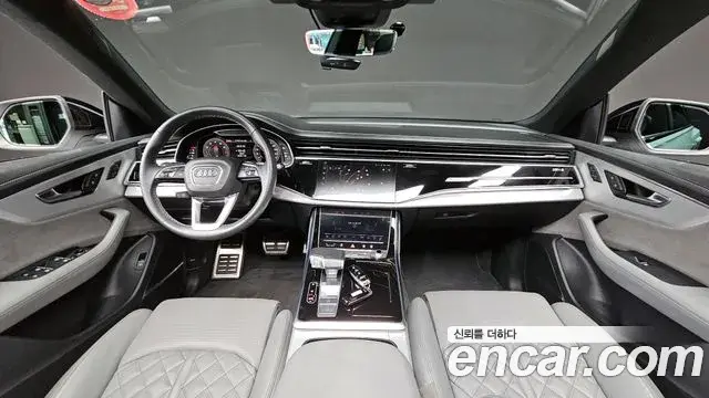 Audi Q8 2022 — ფოტო 7/20