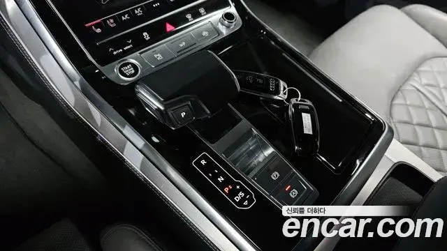 Audi Q8 2022 — ფოტო 16/20