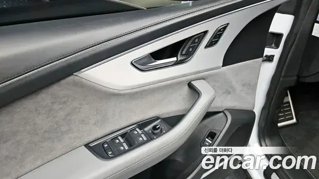 Audi Q8 2022 — ფოტო 11/20