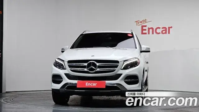 Mercedes-Benz GLE-Class 2018 — Şəkil 15/20