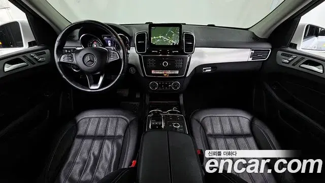 Mercedes-Benz GLE-Class 2018 — Şəkil 13/20