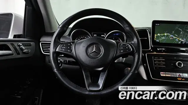 Mercedes-Benz GLE-Class 2018 — Şəkil 5/20
