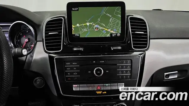 Mercedes-Benz GLE-Class 2018 — Şəkil 7/20