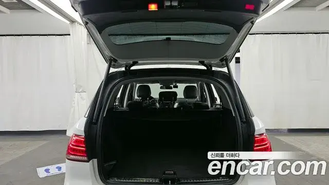 Mercedes-Benz GLE-Class 2018 — Şəkil 12/20