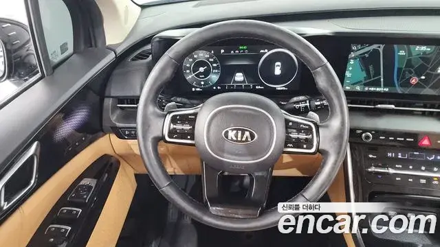 Kia Carnival 2021 — Фото 13/20