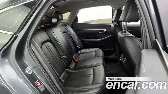 Hyundai Sonata 2020 — Фото 13/20