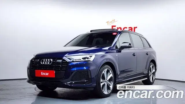 Audi Q7 2022 — Photo 9/20