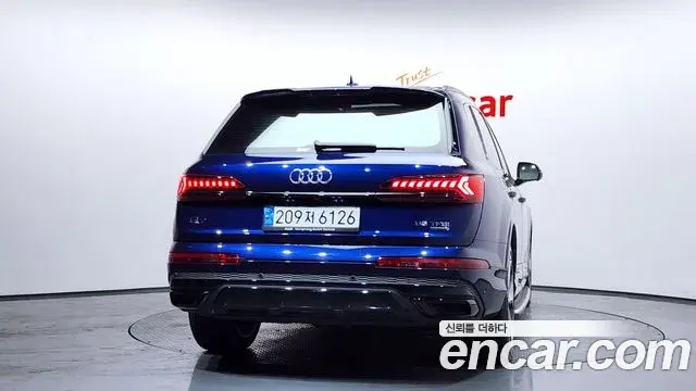 Audi Q7 2022 — Photo 3/20