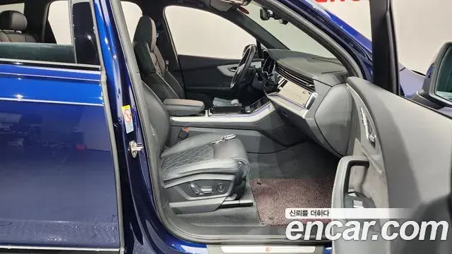 Audi Q7 2022 — Photo 11/20