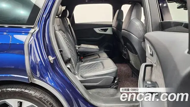 Audi Q7 2022 — Photo 12/20