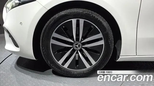 Mercedes-Benz A-Class 2021 — Şəkil 8/20