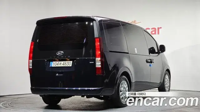 Hyundai Staria 2023 — ფოტო 10/20