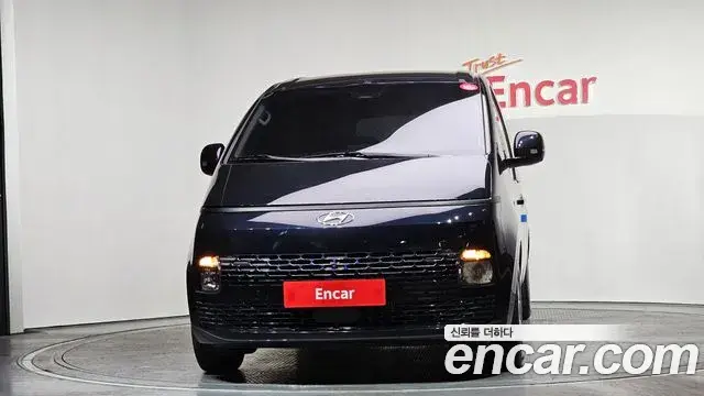 Hyundai Staria 2023 — ფოტო 13/20