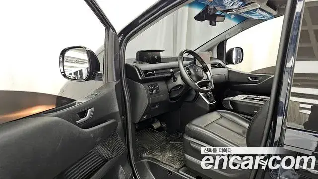 Hyundai Staria 2023 — ფოტო 1/20