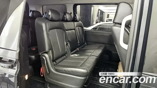 Hyundai Staria 2023 — ფოტო 3/20