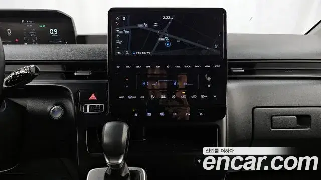 Hyundai Staria 2023 — ფოტო 9/20