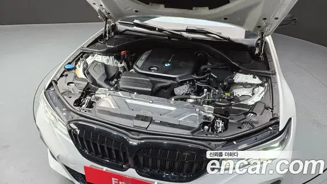 BMW 3 Series 2019 — Şəkil 9/20