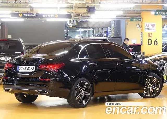Mercedes-Benz A-Class 2024 — Şəkil 9/20
