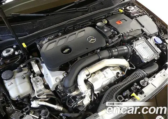 Mercedes-Benz A-Class 2024 — Şəkil 19/20