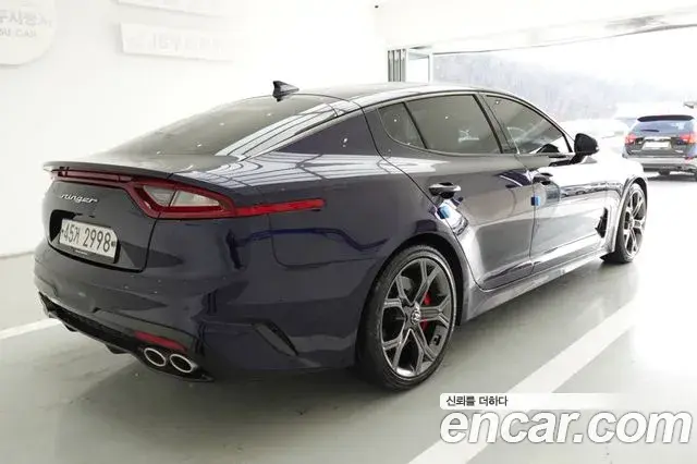 Kia Stinger 2018 — Şəkil 9/20