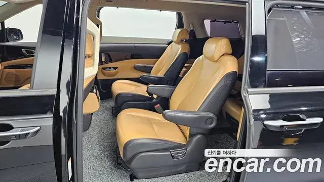 Kia Carnival 2021 — Şəkil 10/20