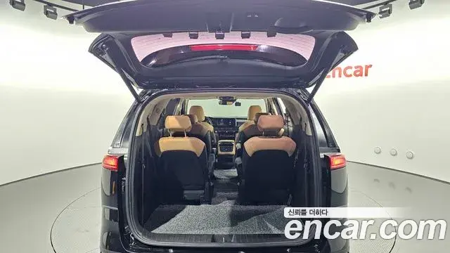 Kia Carnival 2021 — Şəkil 17/20