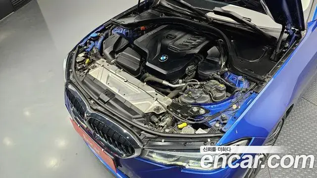 BMW 3 Series 2021 — Photo 2/20