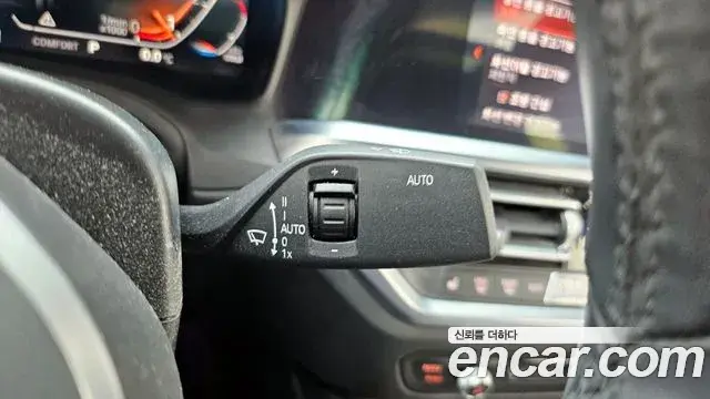 BMW 3 Series 2021 — Photo 12/20