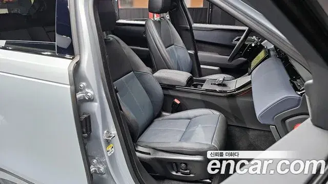 Land Rover Range Rover Velar 2024 — ფოტო 1/20