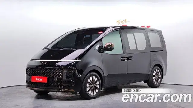 Hyundai Staria 2023 — ფოტო 9/20