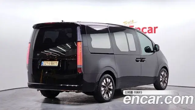 Hyundai Staria 2023 — ფოტო 7/20