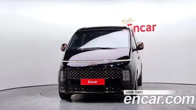 Hyundai Staria 2023 — ფოტო 16/20