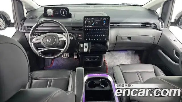 Hyundai Staria 2023 — ფოტო 11/20