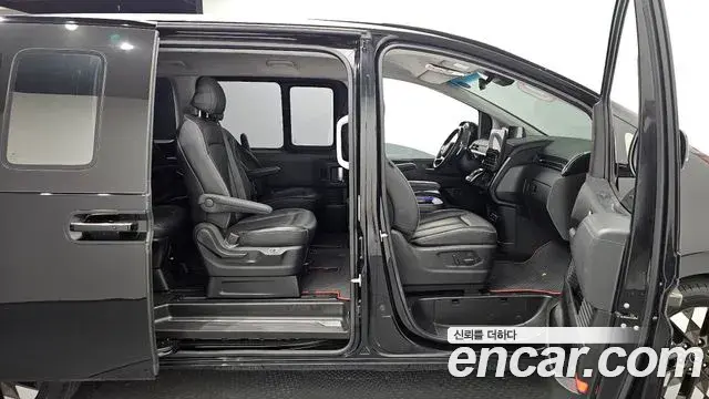 Hyundai Staria 2023 — ფოტო 10/20