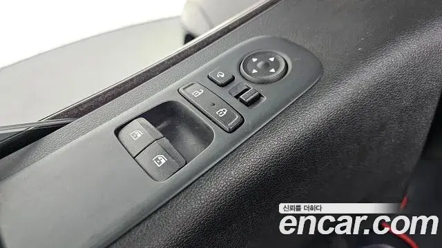Hyundai Staria 2023 — ფოტო 13/20