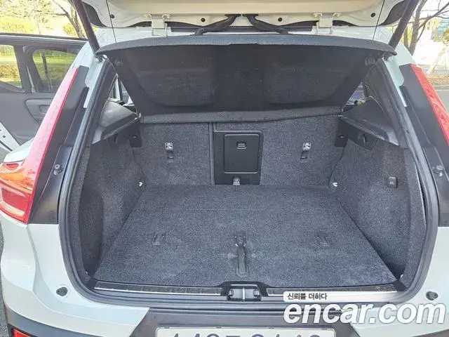 Volvo XC40 2021 — Photo 20/20