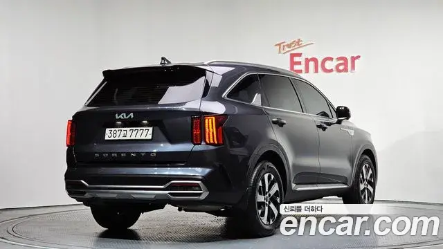Kia Sorento 2022 — Фото 1/20