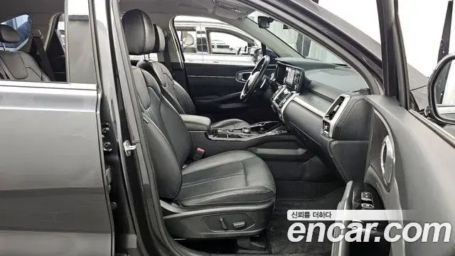 Kia Sorento 2022 — Фото 11/20