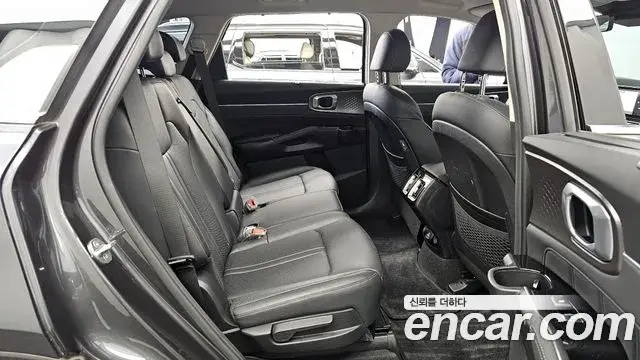Kia Sorento 2022 — Фото 12/20