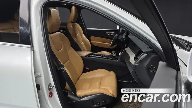 Volvo XC60 2019 — Şəkil 3/20