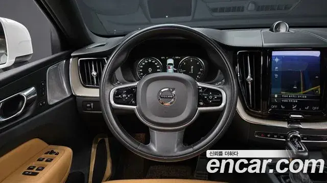 Volvo XC60 2019 — Şəkil 20/20