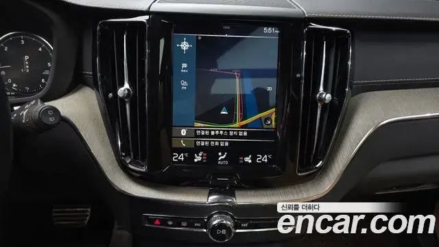 Volvo XC60 2019 — Şəkil 11/20