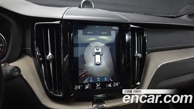 Volvo XC60 2019 — Şəkil 16/20