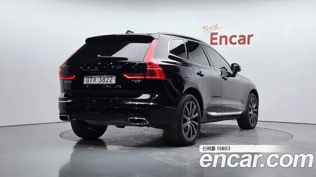 Volvo XC60 2019 — Фото 2/20