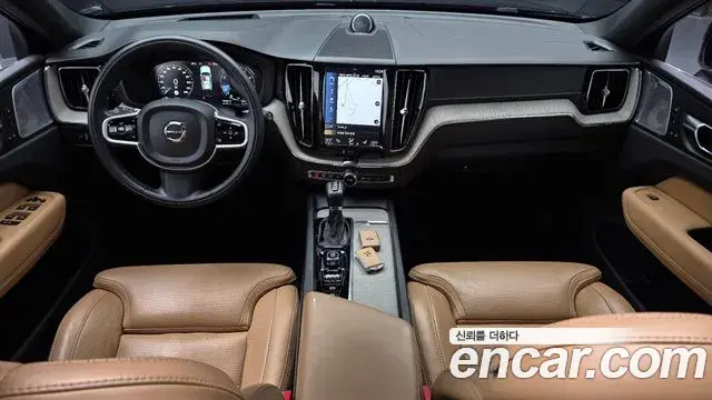 Volvo XC60 2019 — Фото 7/20