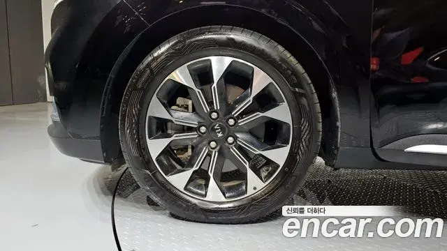 Kia Carnival 2020 — Photo 12/20