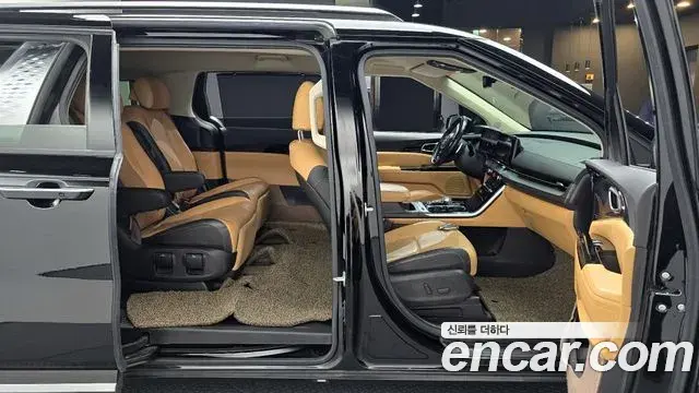Kia Carnival 2020 — Photo 2/20