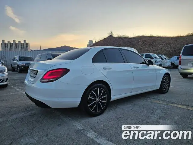 Mercedes-Benz C-Class 2020 — Şəkil 9/20